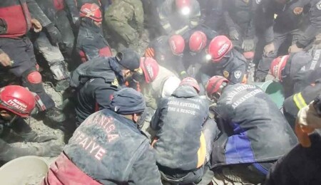 Adıyaman’da enkaz altında kalan 60 yaşındaki kadın 166 sonra kurtarıldı
