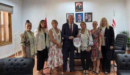 Bakan Dinçyürek, Alsancak Mare- E Monte Yardım Derneği ile sağlık ocaklarını görüştü