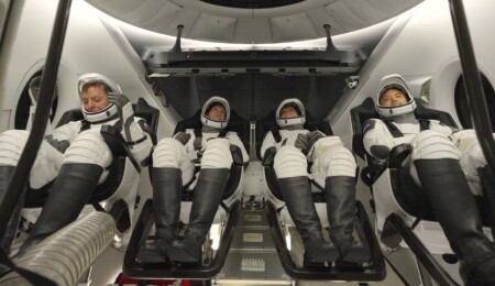 SpaceX, 4 astronotu Uluslararası Uzay İstasyonu’na gönderdi