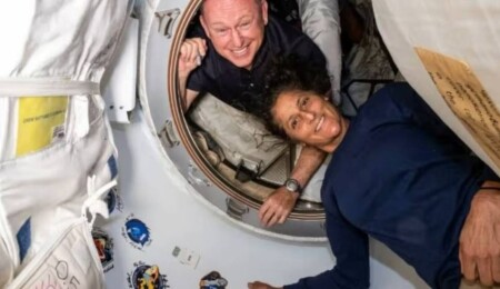 Uzayda mahsur kalan astronotları Elon Musk'ın şirketi kurtaracak