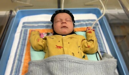 İngiltere'de bilim insanları doğumda beyin hasarını tespit edebilecek başlık geliştirdi