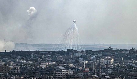 İsrail, Lübnan'ın güneyini yasaklı beyaz fosfor bombasıyla vurdu