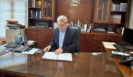 Dünya Barış Üniversitesi ve İran Kültürevi arasında Farsça dil kursları için iş birliği