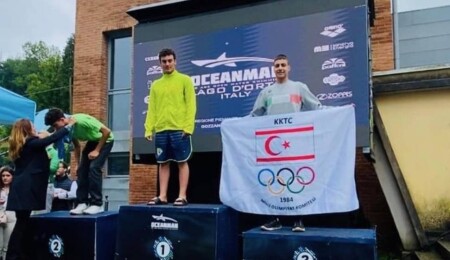 Kuzey Kıbrıs Su Sporları Federasyonu, yüzücü Boran Bora’yı tebrik etti