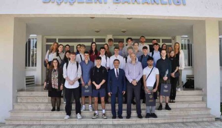 Tahsin Ertuğruloğlu, Newcastle Üniversitesi öğrencilerine Kıbrıs davasını anlattı