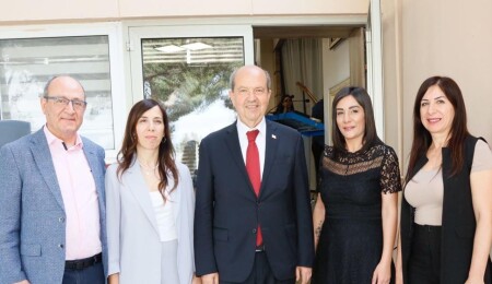 Cumhurbaşkanı Tatar, Gün Işığı Kreş ve Anaokulu öğrencilerinin 23 Nisan gösterilerini izledi