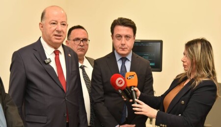Türkiye İş Bankası Acil Durum Hastanesi'ne ultrason cihazı bağışladı