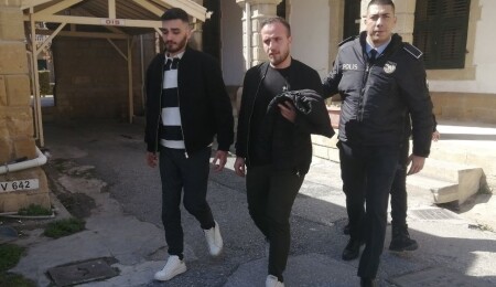 Haspolat'ta "sahte doktorluk" yapan iki hemşire 3 gün süreyle tutuklandı