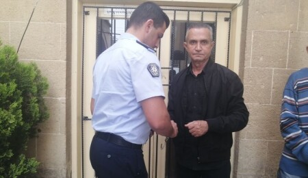 Lapta’da eşini ve kızını bıçakla tehdit ve hakaret suçlamasından itham edilen zanlı 3 gün tutuklu!