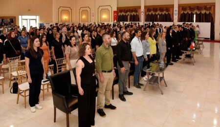 12 Mayıs Dünya Hemşireler Günü töreni: Hemşire eksikliğinin giderek arttığına dikkat çekildi