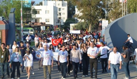 27. Bahar Festivali renkli kortej yürüyüşü ve açılış töreniyle başladı