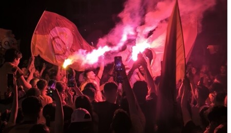 Galatasaray şampiyonluğunu: KKTC’de taraftarlar sokaklara döküldü