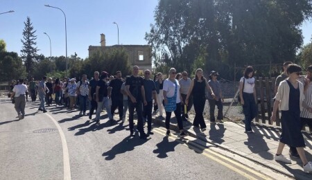 Kimliksizler Derneği'nden toplu vatandaşlık başvurusu eylemi