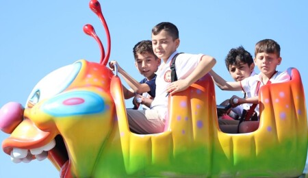 İskele Belediyesi bölge okullarındaki çocuklara yönelik şenlik düzenledi