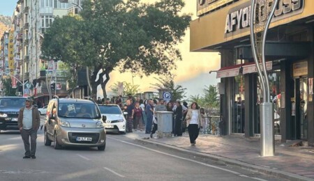 Afyonkarahisar'da 4,4 büyüklüğünde deprem