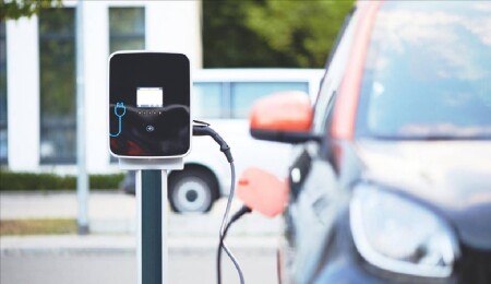 Elektrikli araçların benzinlilere göre daha çok kirlilik yaydığı iddia edildi