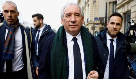 Fransa'nın yeni başbakanı ekonomi büyüme tahminini düşürdü