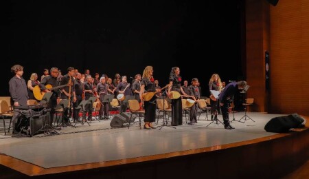 Gazimağusa Belediyesi Türk Halk Müziği Korosu “Türkülerle Bahar” konseri verdi