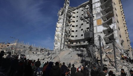 İsrail'in Nuseyrat Mülteci Kampı’na düzenlediği bombalı saldırıda 31 kişi hayatını kaybetti