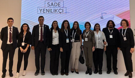 DAÜ Mimarlık Fakültesi öğrenci posterleri Uluslararası UNICERA 2023 Fuarı’nda sergilendi