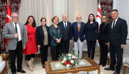 Zorlu Töre, ünlü tiyatro sanatçısı Gülsen Tuncer’i kabul etti