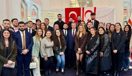 Başbakan Ünal Üstel Londra'da: Kıbrıs Türk halkının haklarını daha güçlü savunmak için birlikte çalışalım
