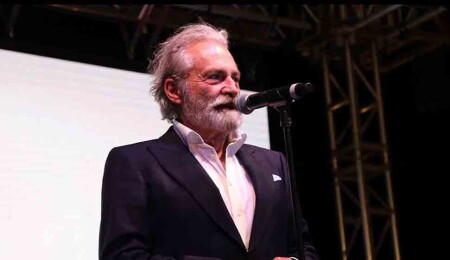 Sahnede rahatsızlanan Haluk Bilginer hastaneye kaldırıldı