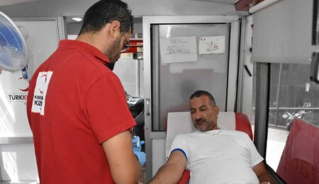 Girne Belediyesi personeli, kan bağışı kampanyasına katıldı