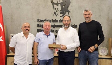 Hasan Sadıkoğlu, Karadeniz Kültür Derneği yetkililerini kabul etti