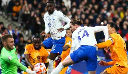 Fransa, Hollanda'yı farklı yendi