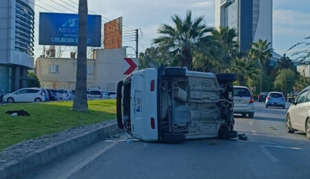Gönyeli’de trafik kazası: Araç yan devrildi!