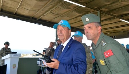 Cumhurbaşkanı Ersin Tatar, Şehit Yüzbaşı Cengiz Topel Akdeniz Fırtınası Tatbikatı’nı izledi