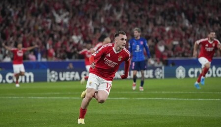 Benfica'nın Türk yıldızı Kerem Aktürkoğlu performansı ile ödül aldı