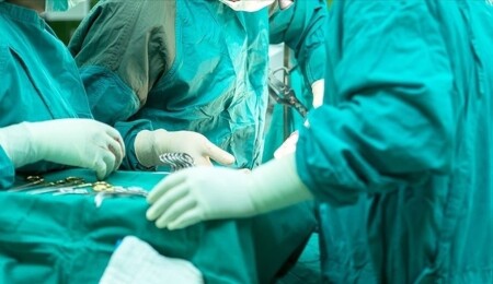 ABD'de böbrek veya karaciğer nakli bekleyen HIV'li kişiler, bu virüsü taşıyanlardan nakil alabilecek