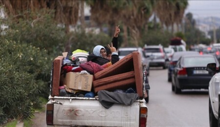 Lübnan ile İsrail arasındaki ateşkesin ardından 15 binden fazla Lübnanlı evlerine döndü