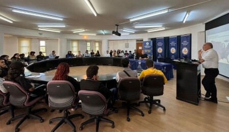DAÜ’de “Beyaz Saray’a Doğru Yarış: 2024 ABD Başkanlık Seçimlerini Anlamak” konulu seminer