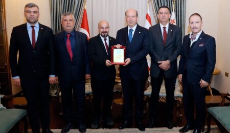 Cumhurbaşkanı Tatar, KKTC Türk Devletleri Teşkilatı Derneği yönetimini kabul etti