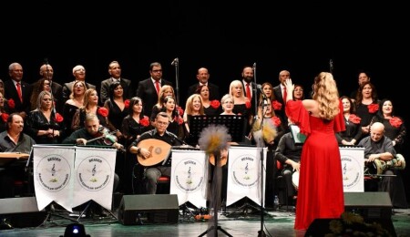 Bahar Esintileri Sanat Derneği, kanser hastaları yararına konser verdi