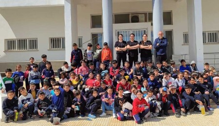Gençlik Dairesi Müdürlüğü, “Yüzme Bilmeyen Kalmasın” sloganıyla yüzme kursu düzenliyor