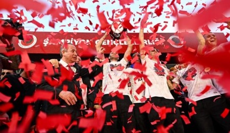 Süper Lig'e yükselen Gençlerbirliği kupasını aldı