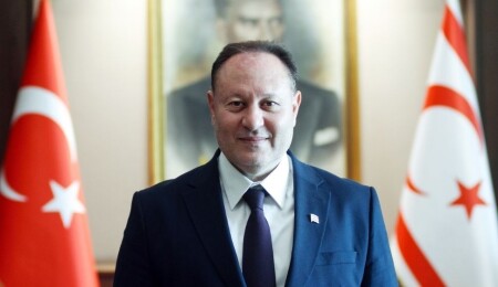 Öztürkler: Hemşirelerin çalışma koşullarının iyileştirilmesi için atılacak her adımı destekliyorum