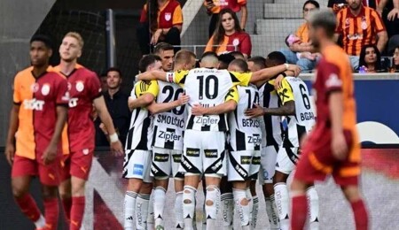Galatasaray sezonun ilk maçında mağlup oldu