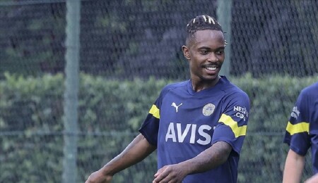 Fenerbahçe, Lincoln Henrique'yi Hull City'ye kiraladı