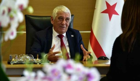 Mahmut Özçınar: Tiyatro sanatının özgürce sahnelenebileceği nice güzel yarınlar dilerim