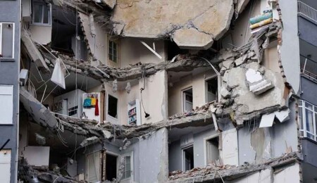 İngiltere'de Rum Ortodoks kiliselerinde depremzedeler için bağış toplandı