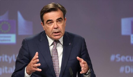 Schinas: Hahn, Kıbrıs sorununun çözümüne katkı sağlayabilir