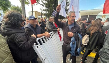 Ahmet Tuğcu’dan Ünal Üstel’e: Sen benim ipimi çekecektin, bugün biz senin ipini çekeceğiz!