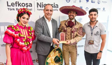 Mehmet Harmancı, halk dansları festivali ekiplerini kabul etti