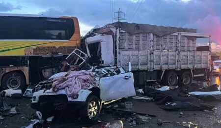 Mersin'deki zincirleme trafik kazasında hayatını kaybedenlerin sayısı 11'e çıktı