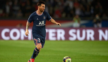 PSG Teknik Direktörü, Messi'yi sakatlık riski nedeniyle oyundan çıkartmış